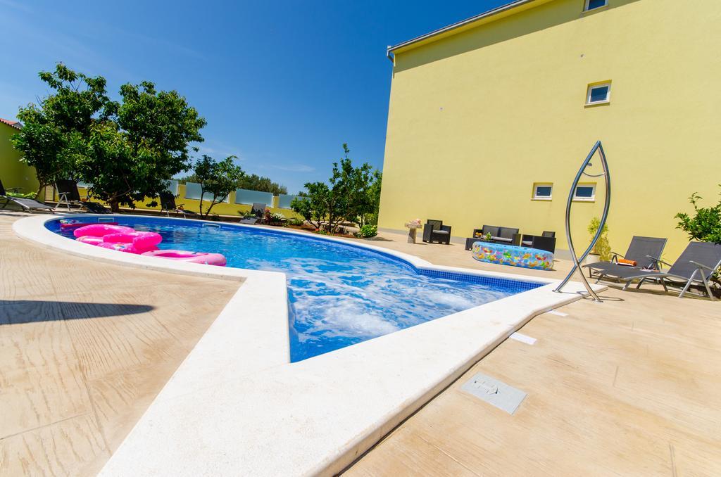 Apartments Petra Трогир Екстериор снимка
