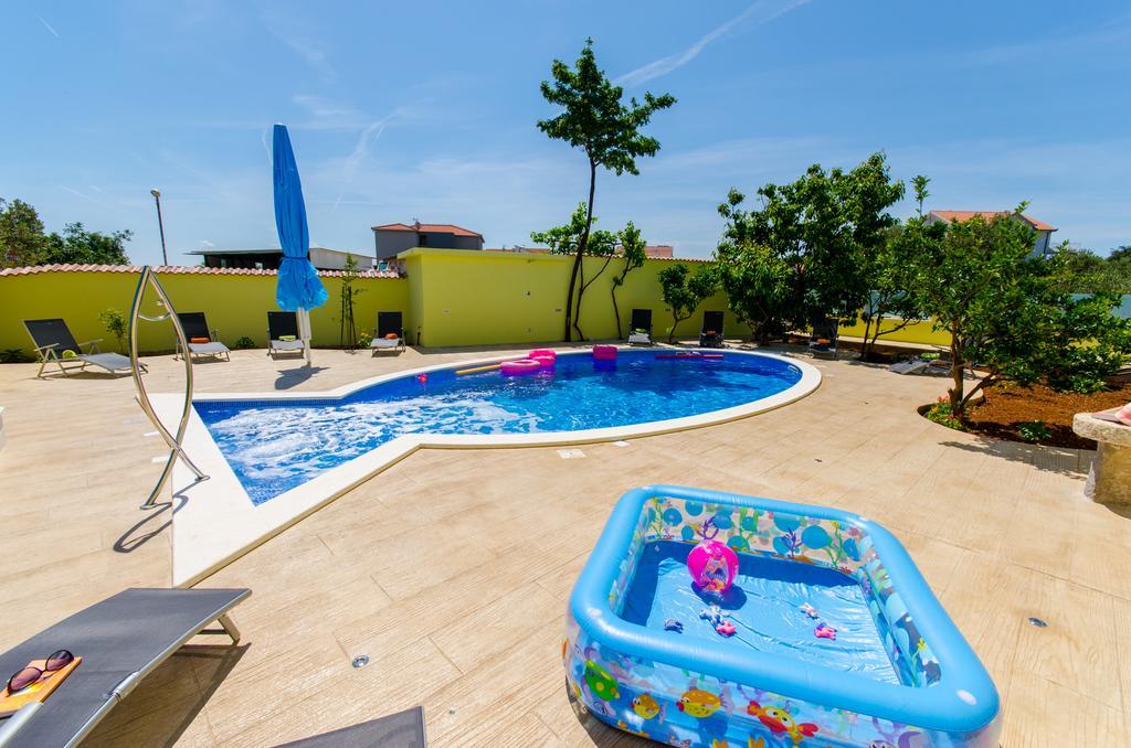 Apartments Petra Трогир Екстериор снимка