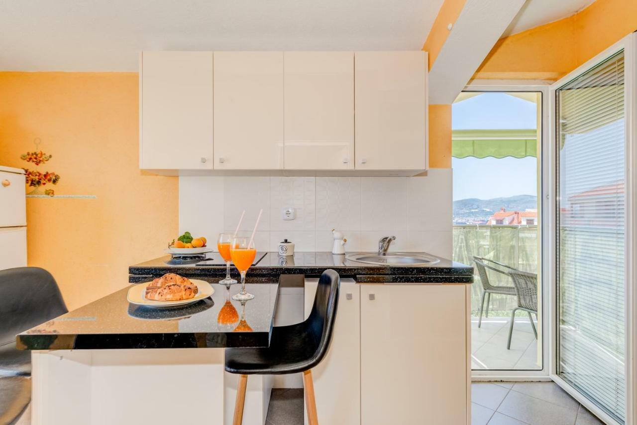 Apartments Petra Трогир Екстериор снимка