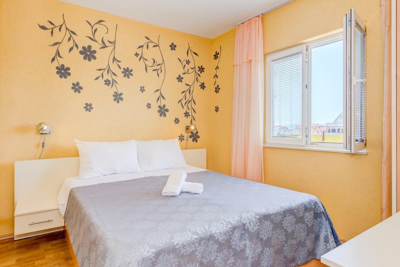 Apartments Petra Трогир Екстериор снимка