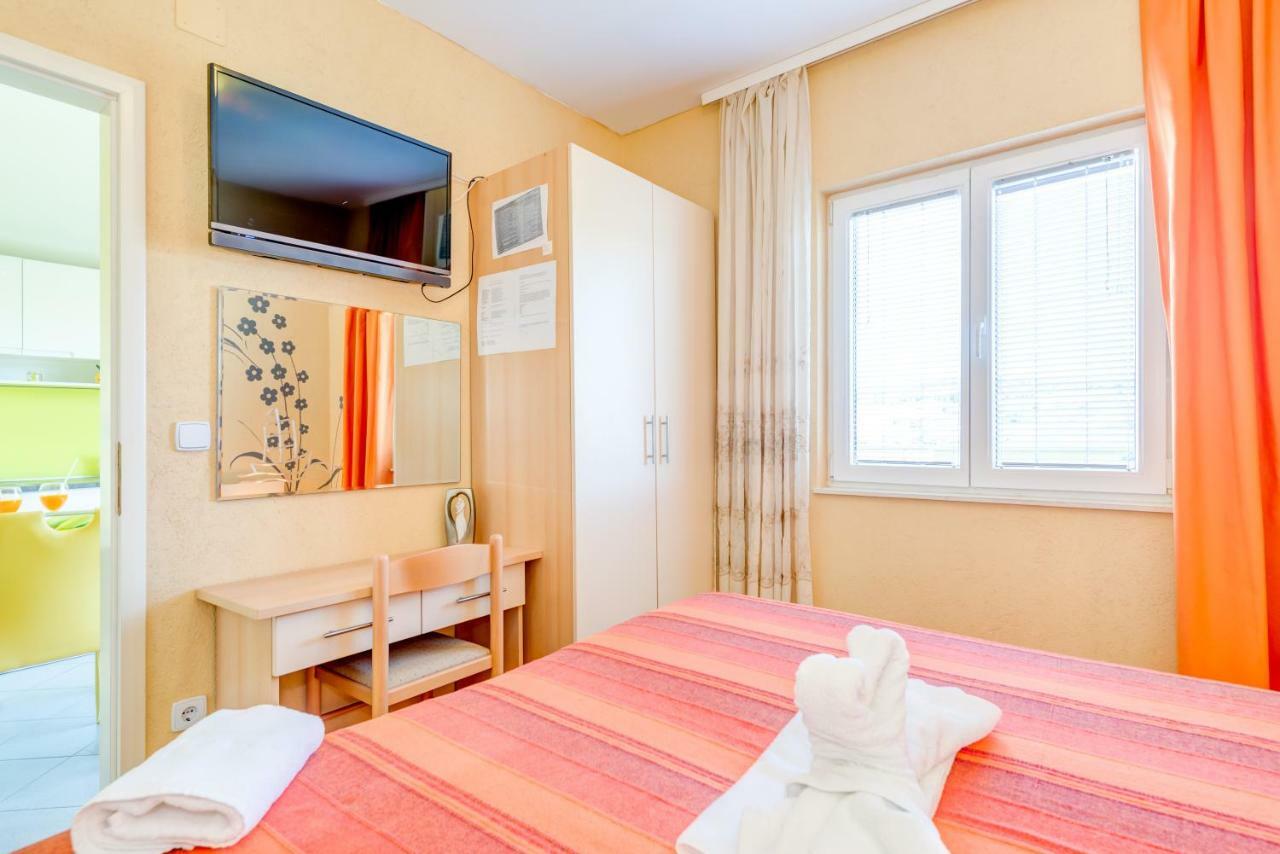 Apartments Petra Трогир Екстериор снимка